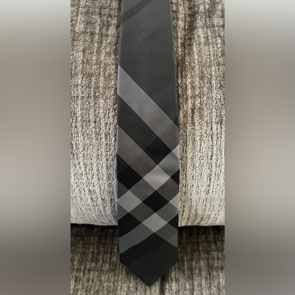 Burberry gray checkered tie